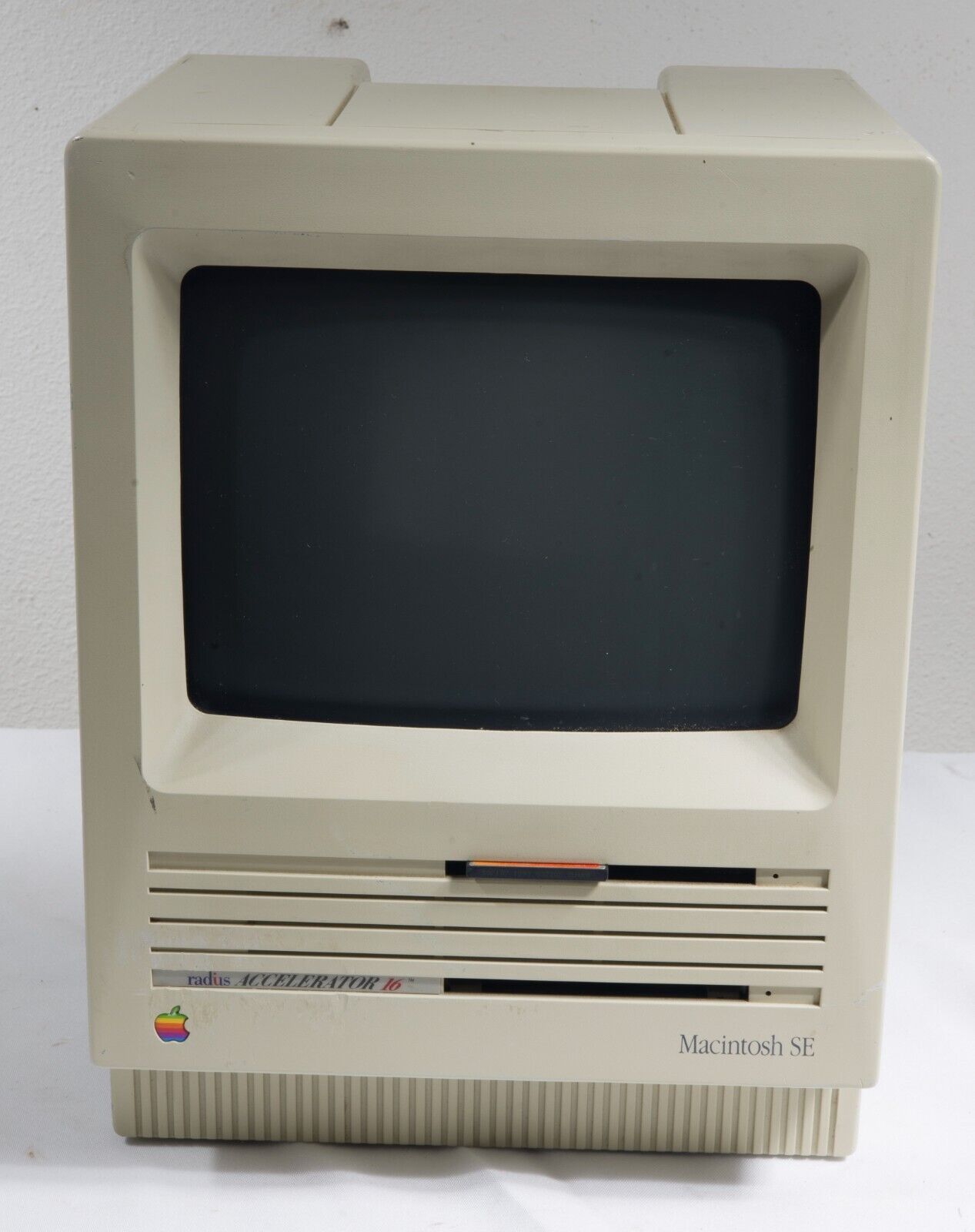 Vintage Apple Macintosh SE radius accelerator 16 2GB CF hard drive