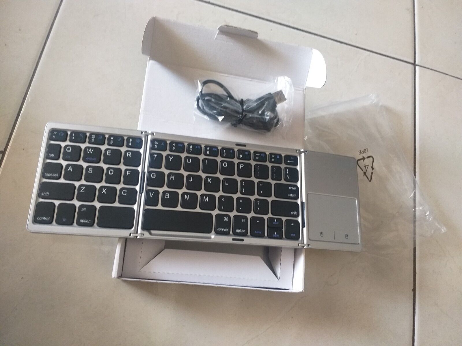 Foldable Bluetooth Keyboard Compatible with iPad, iPhones, Android, Windows