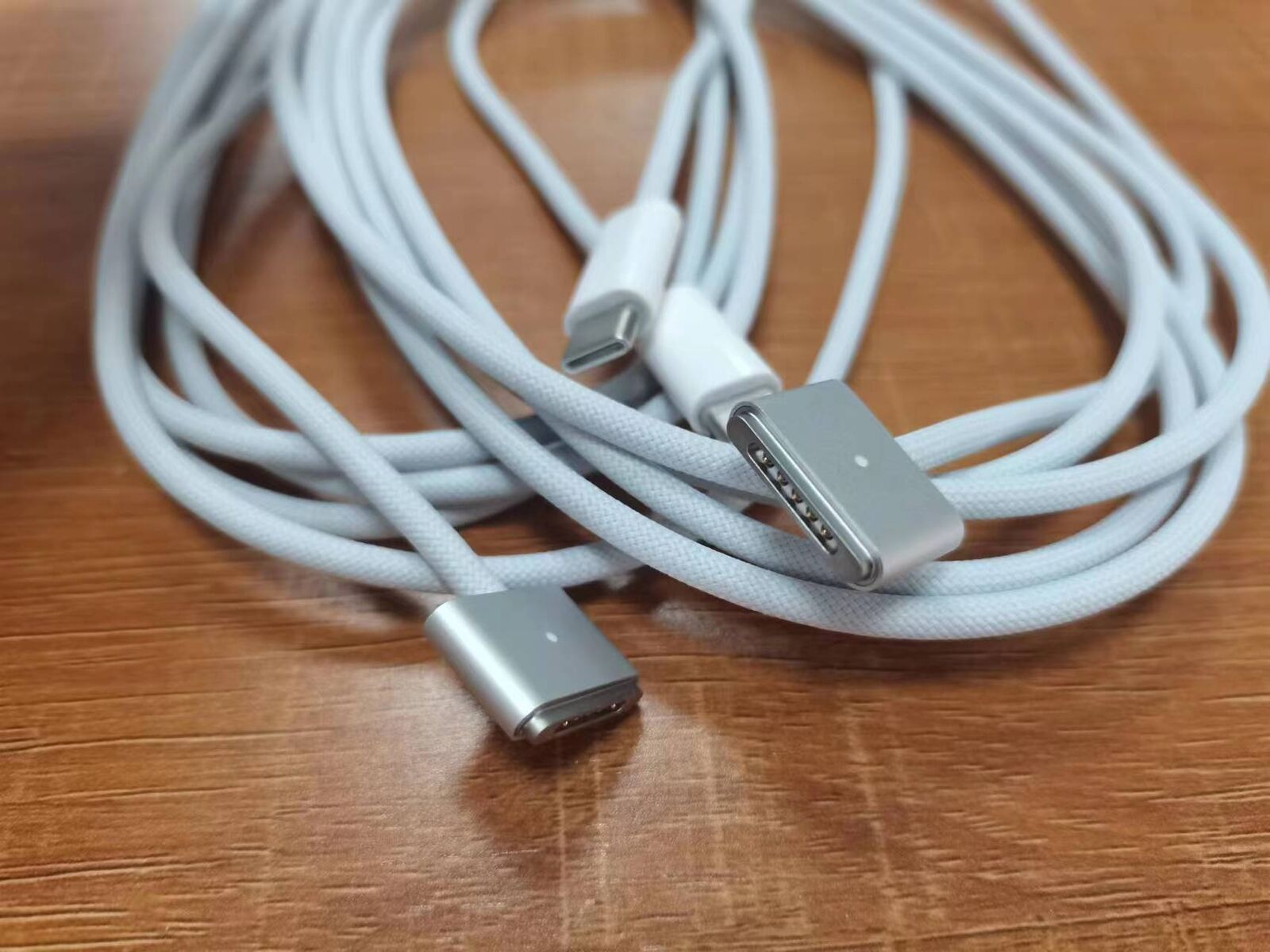 Genuine OEM Apple USB-C type c to MagSafe 3 Cable  2 M- MLYV3AM/A