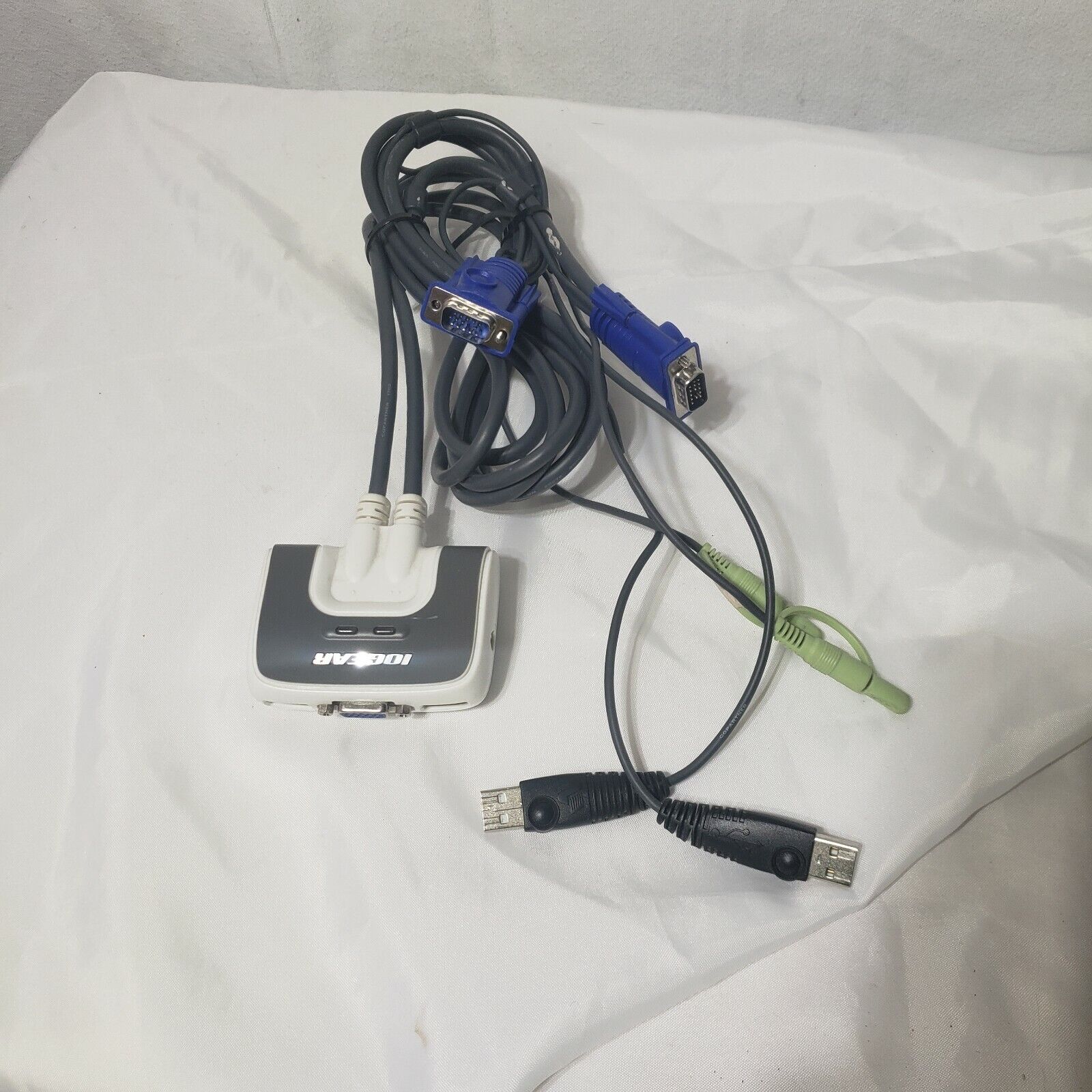 IOGEAR GCS632U 2-PORT USB Compact KVM Switch Box and Cables Tested 
