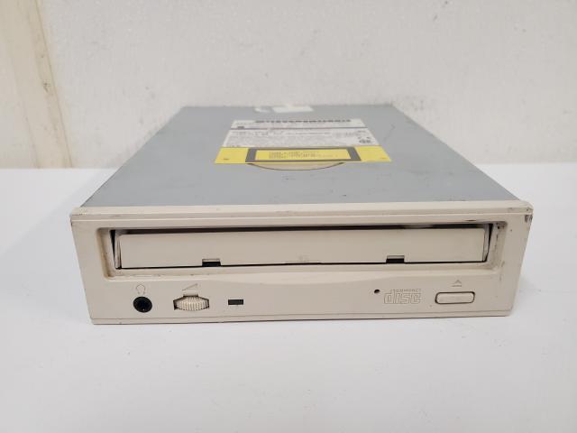 Vintage Apple 24X-ATAP1 678-0136 CD Drive 1997