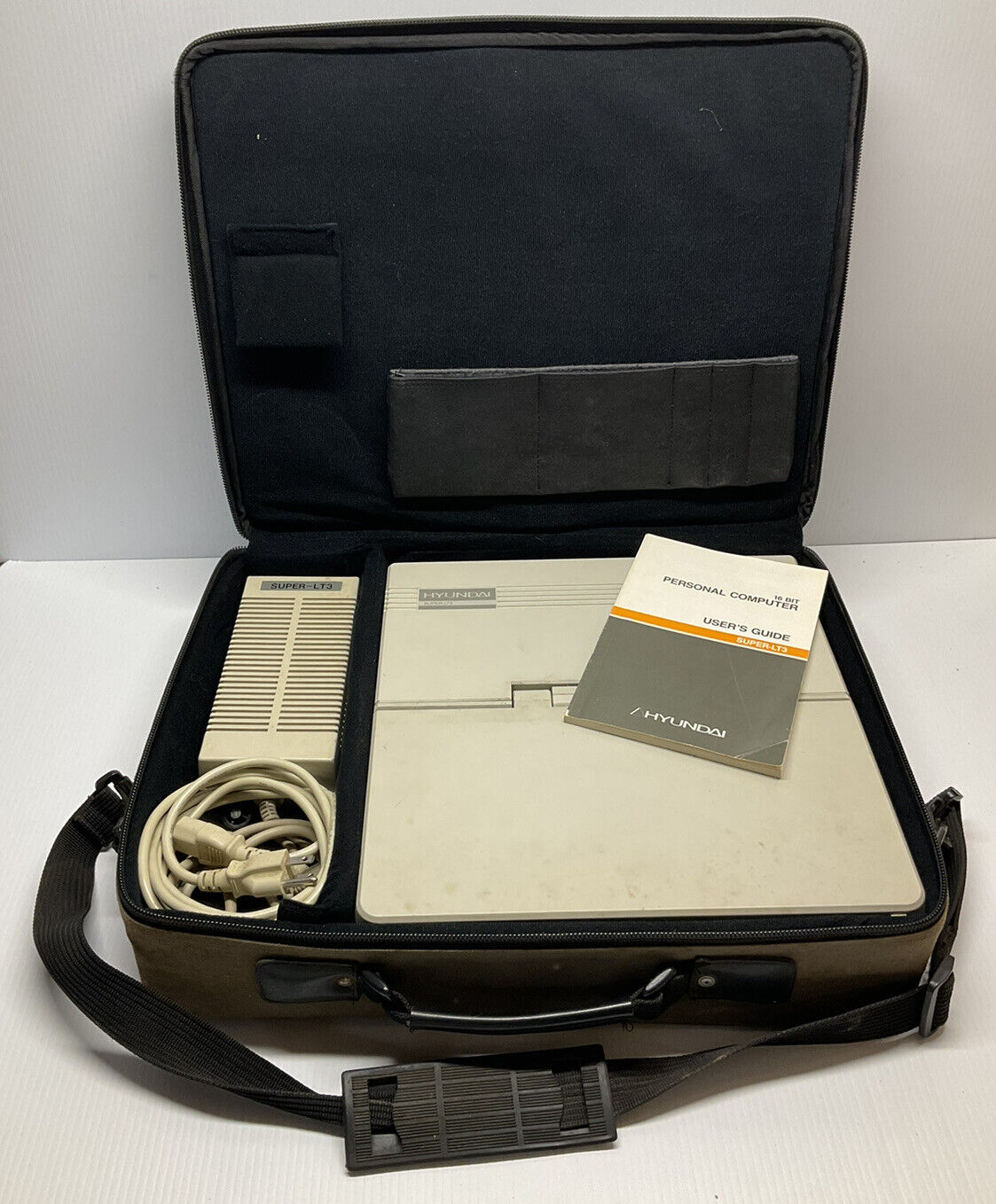 VINTAGE Hyundai SUPER-LT3 Intel 286 Laptop UNTESTED W/ Original Carrying Bag