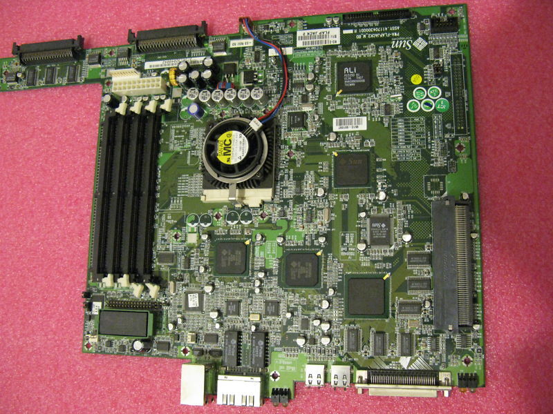 Sun 375-0132 Netra T1 AC200 Motherboard w/500Mhz cpu Without NVRAM - B2B15C