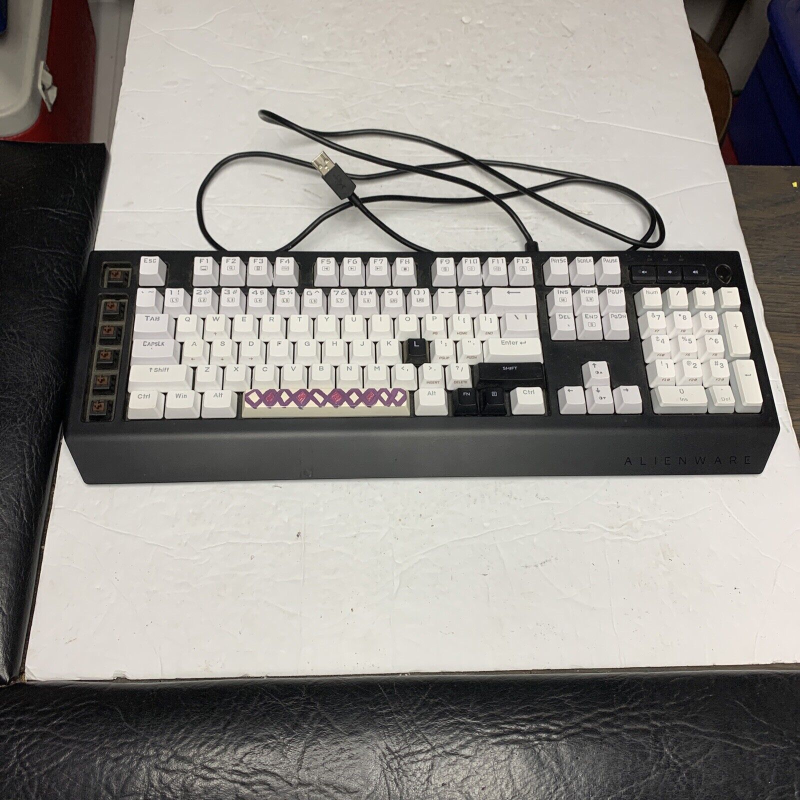 Alienware AW568 Gaming Mechanical RGB Backlit Keyboard - TESTED (Missing Keys)