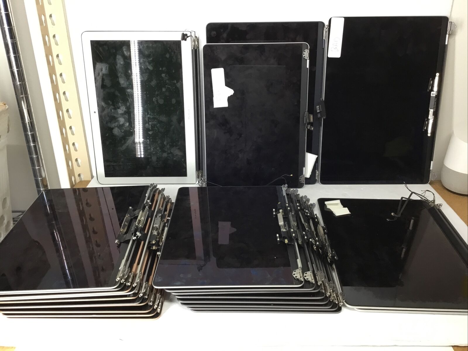 Lot Of 25 - Mixed MacBook Pro Air A2337 A2338 A1466 A1989 LCD Assembly FOR PARTS