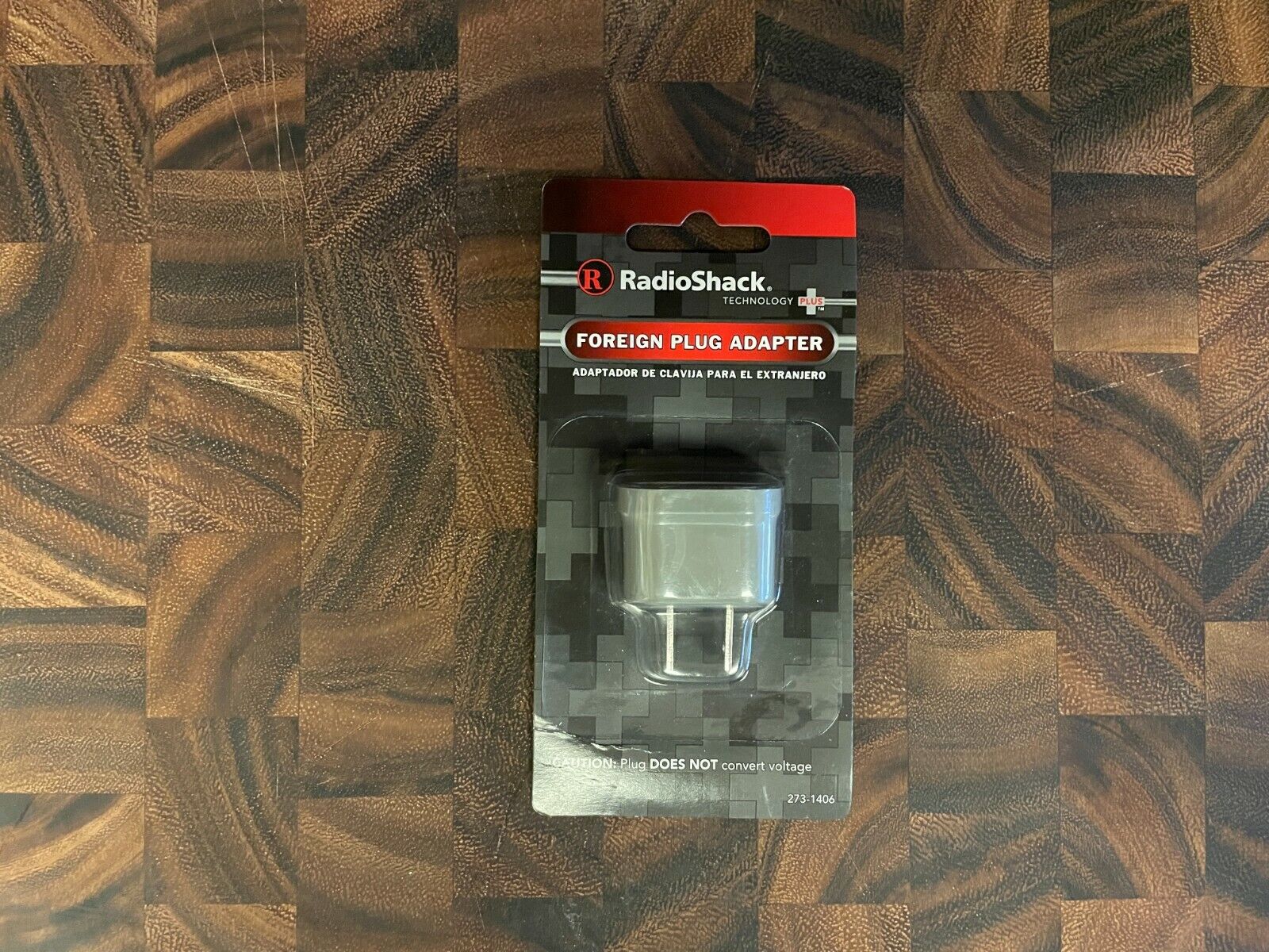 BRAND NEW RADIO SHACK 273-1406 FOREIGN PLUG OUTLET ADAPTER