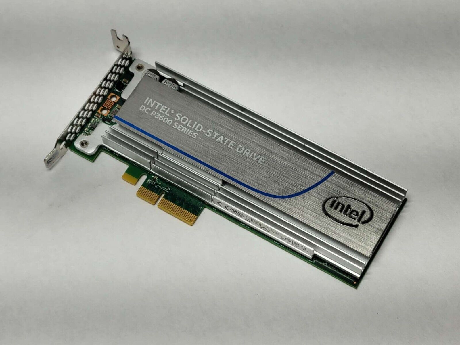 Intel SSD DC P3600 Series 1.6TB PCIe 3.0 x4 SSD SSDPEDME016T4S Low Profile