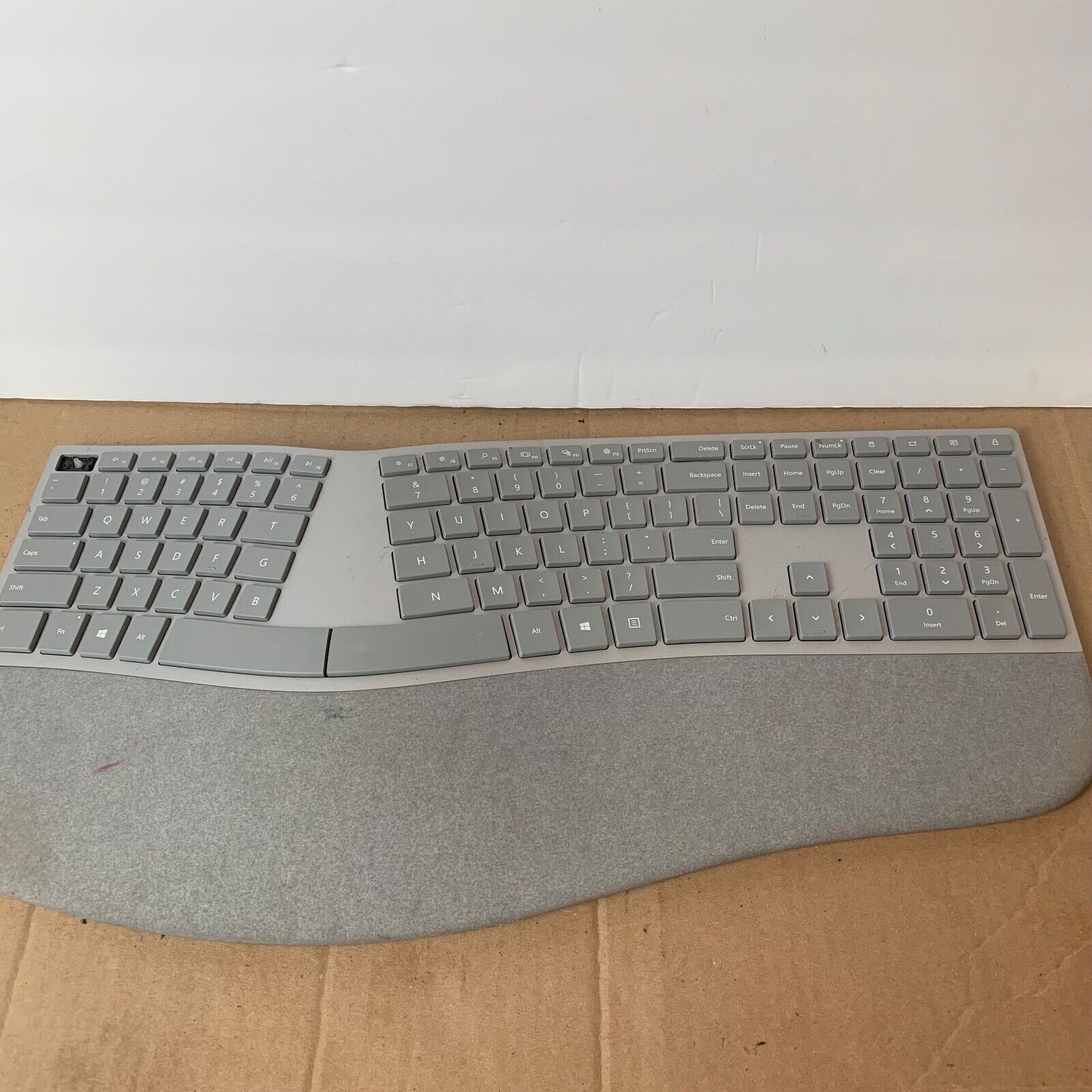 Microsoft Surface Ergonomic Keyboard SC Bluetooth UK keyboard  Hdwr Gray