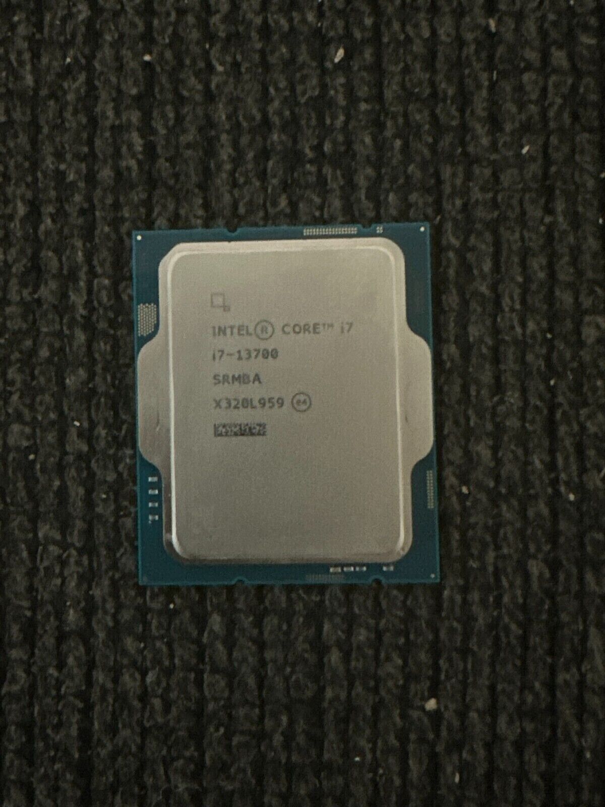 Intel Core i7-13700 DESKTOP processor TURBO Boost 5.20Ghz SRMBA CPU