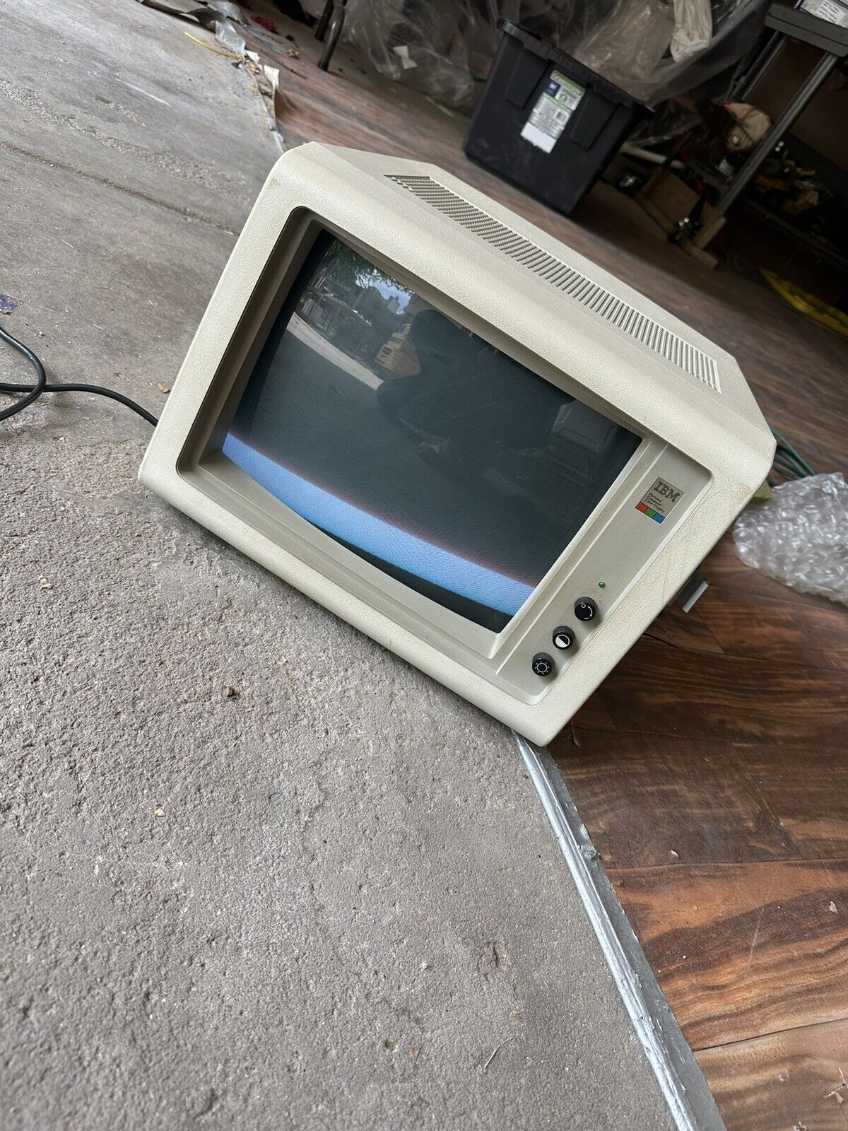 IBM Color Monitor Model 5153 Vintage Powers Up. With Original Box.