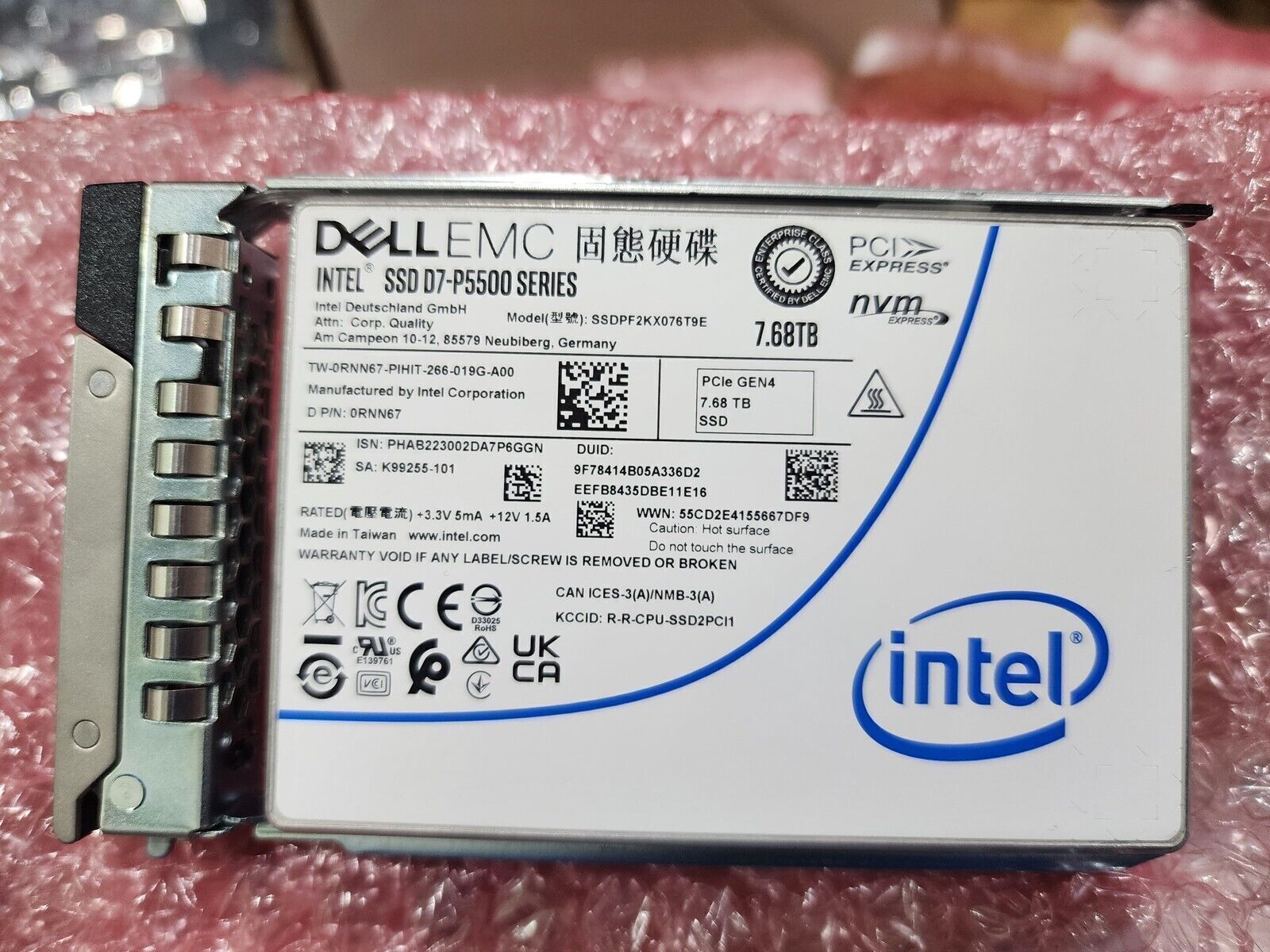 Dell VPRJF RNN67 Intel 7.68TB D7-P5500 SED NVMe PCIe U.2 2.5-in SSD
