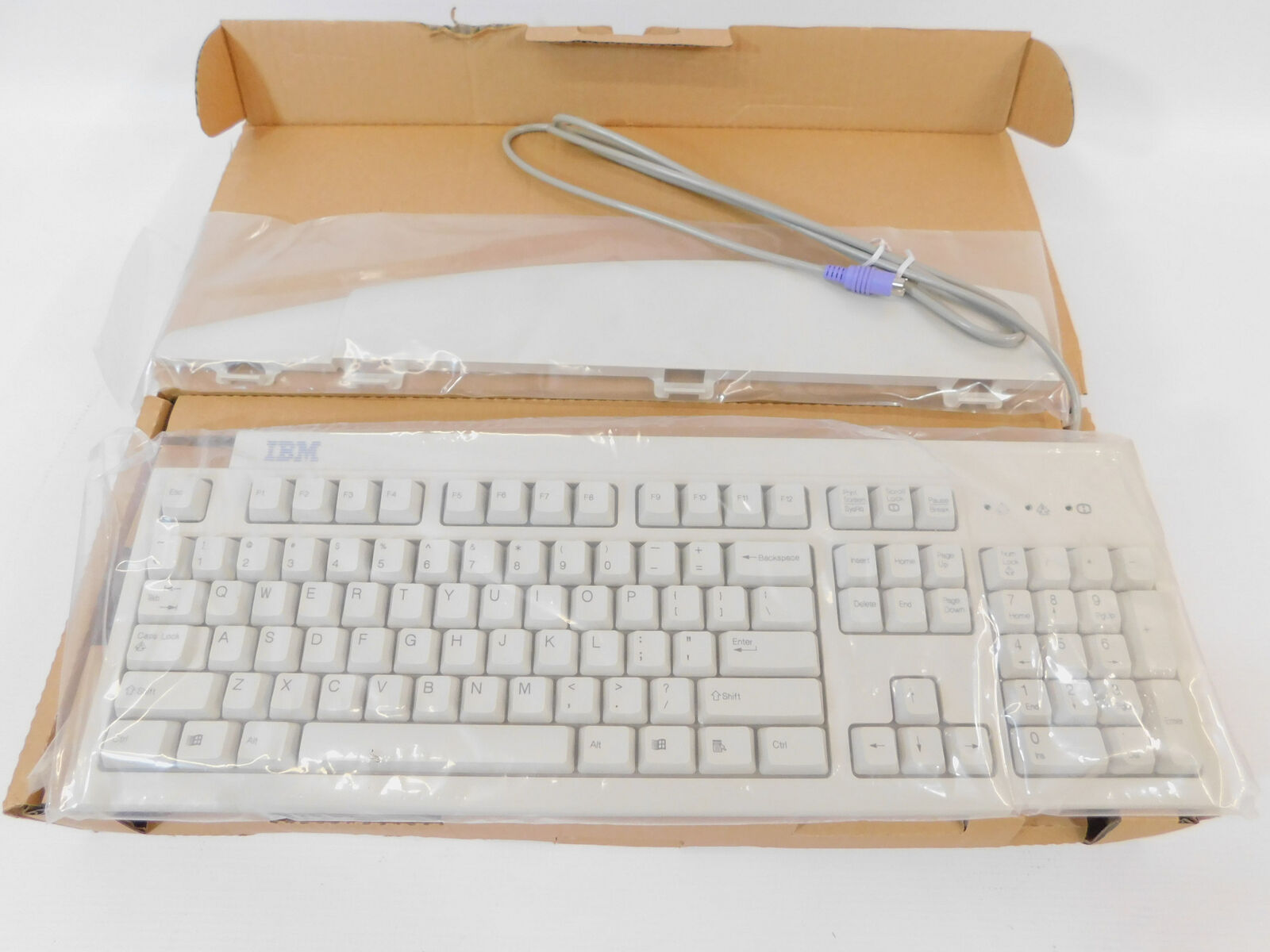 IBM KB-9910 37L2514 Vintage Mechanical Clicky White Keyboard w/ Palmrest (NOS)