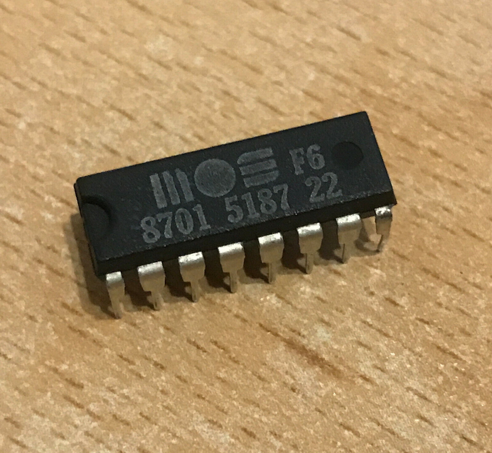 8701 (2x) Timing Chip Ic for Commodore C64/C128, Mos #03