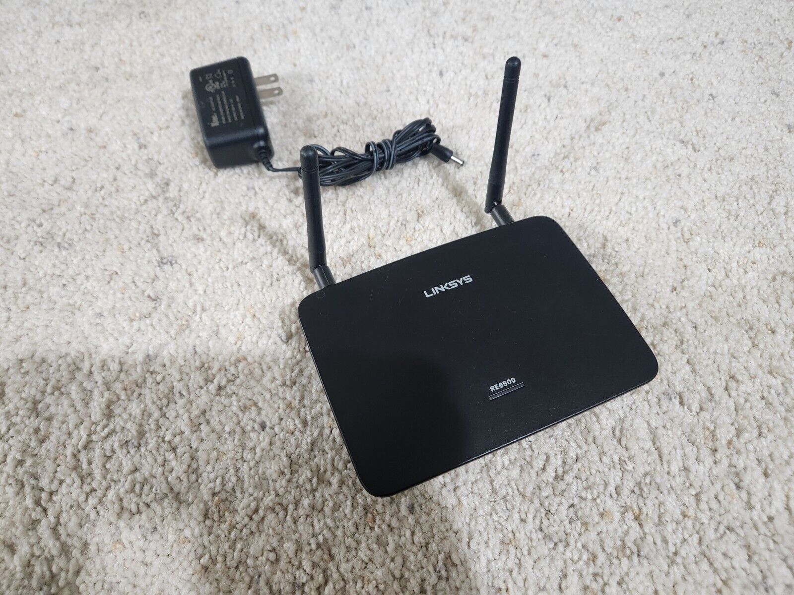 Linksys RE6500 AC1200 Dual Band Wi-Fi Range Extender with Power Adaptor