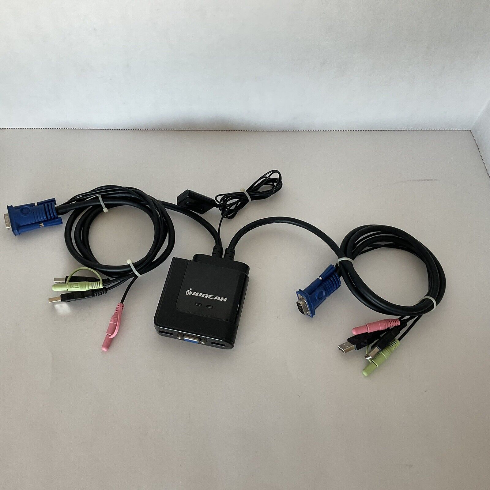 IOGEAR 2 Port USB Cable KVM Switch w/ Audio & Microphone Support Model GCS72U