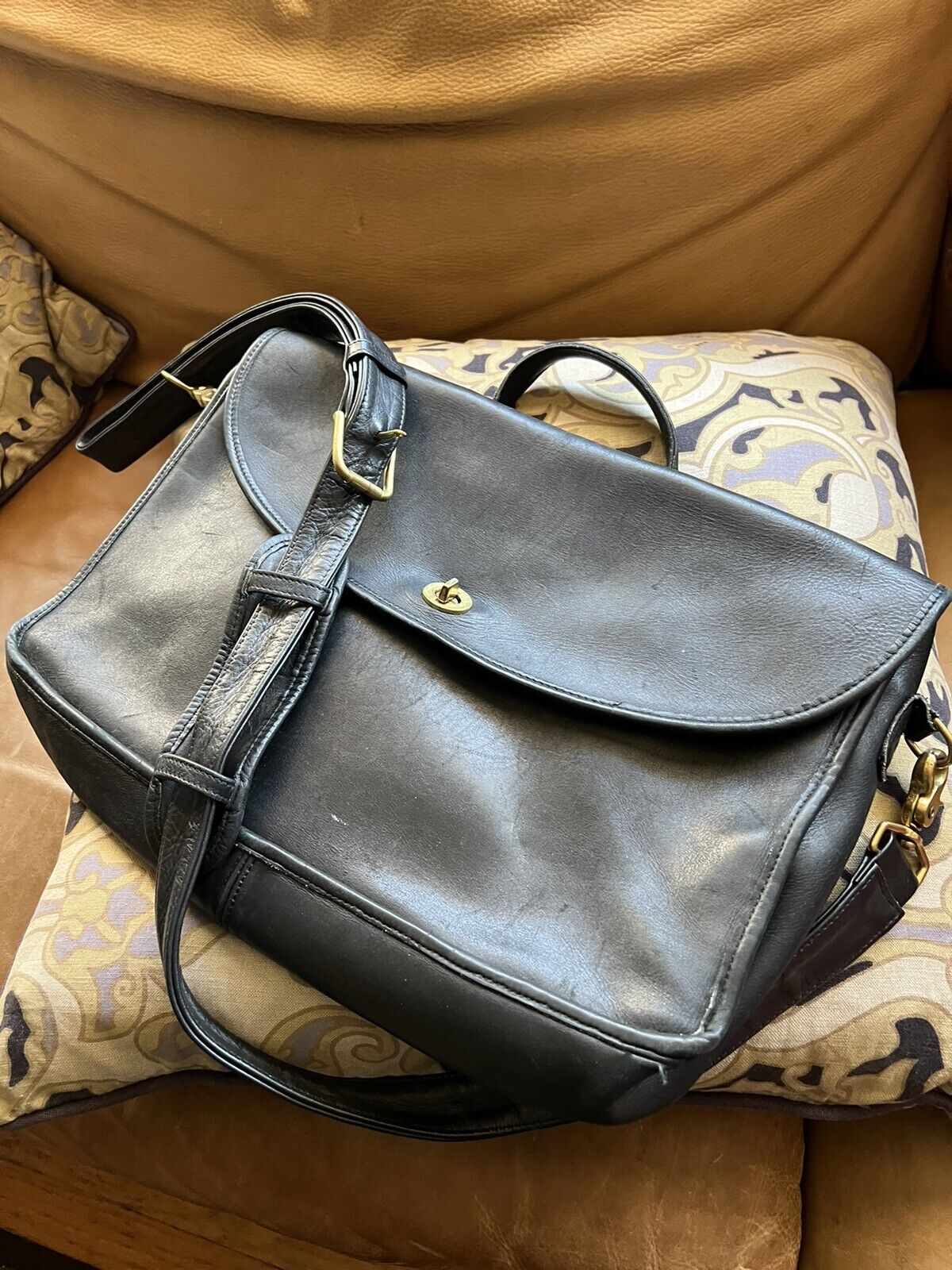 Black Leather Laptop/Tablet/Brief Case Gently Used