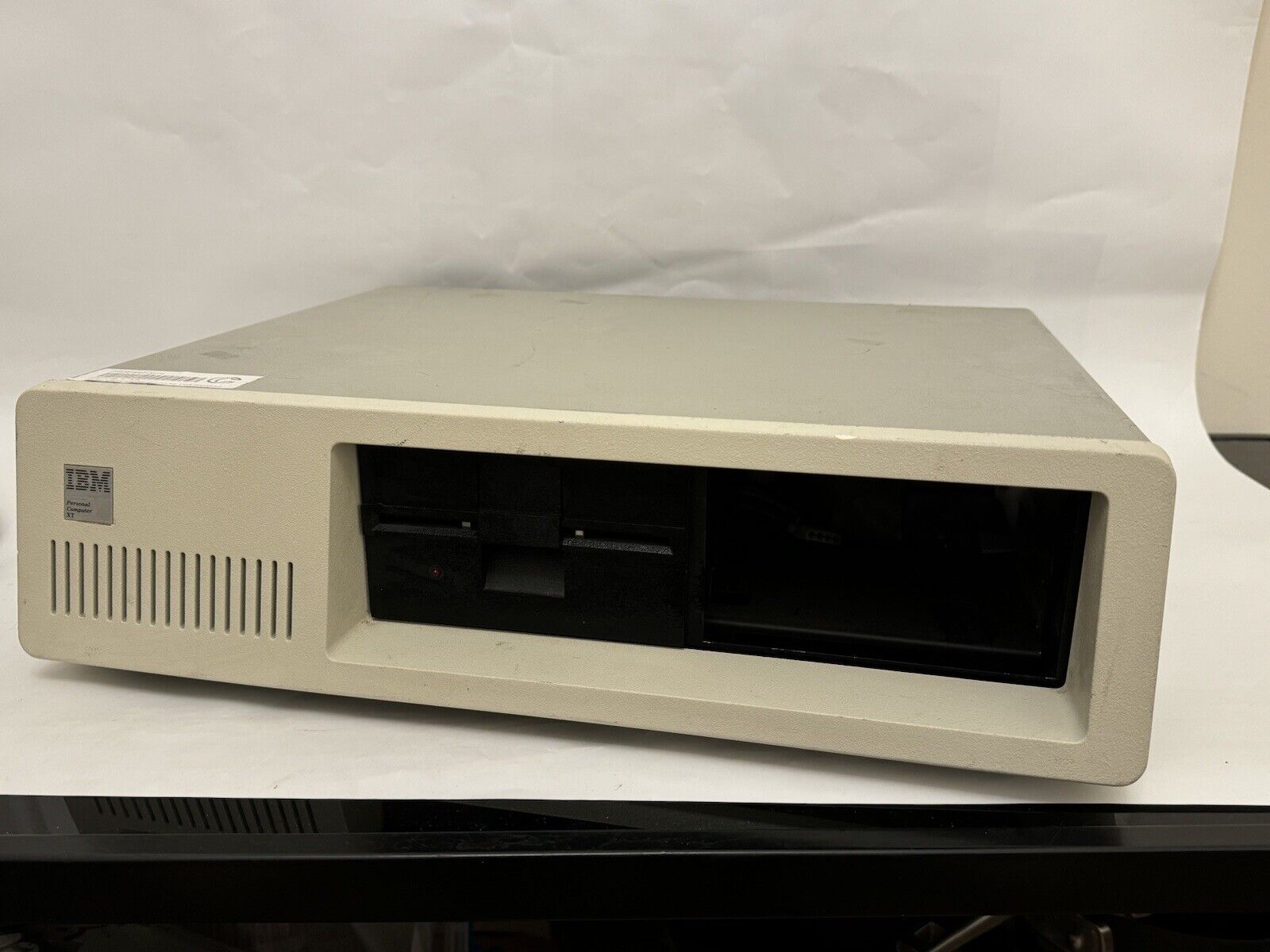 Vintage IBM 5160 Desktop Powers On No HDD