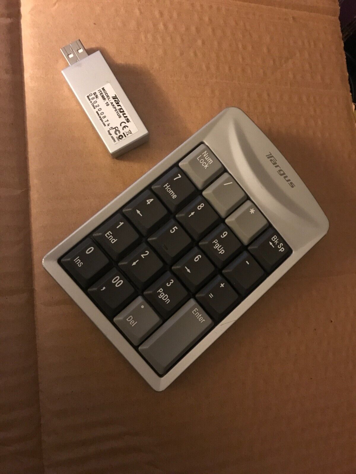 Targus Numeric Keypad Model AKP01US with receiver Dangle Silver Color