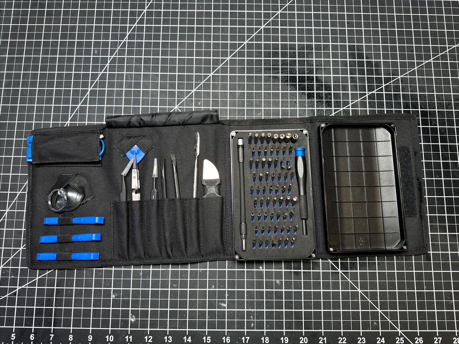 iFixit Pro Tech Toolkit IF1453047 Electronics Smartphone Computer Tablet Repair