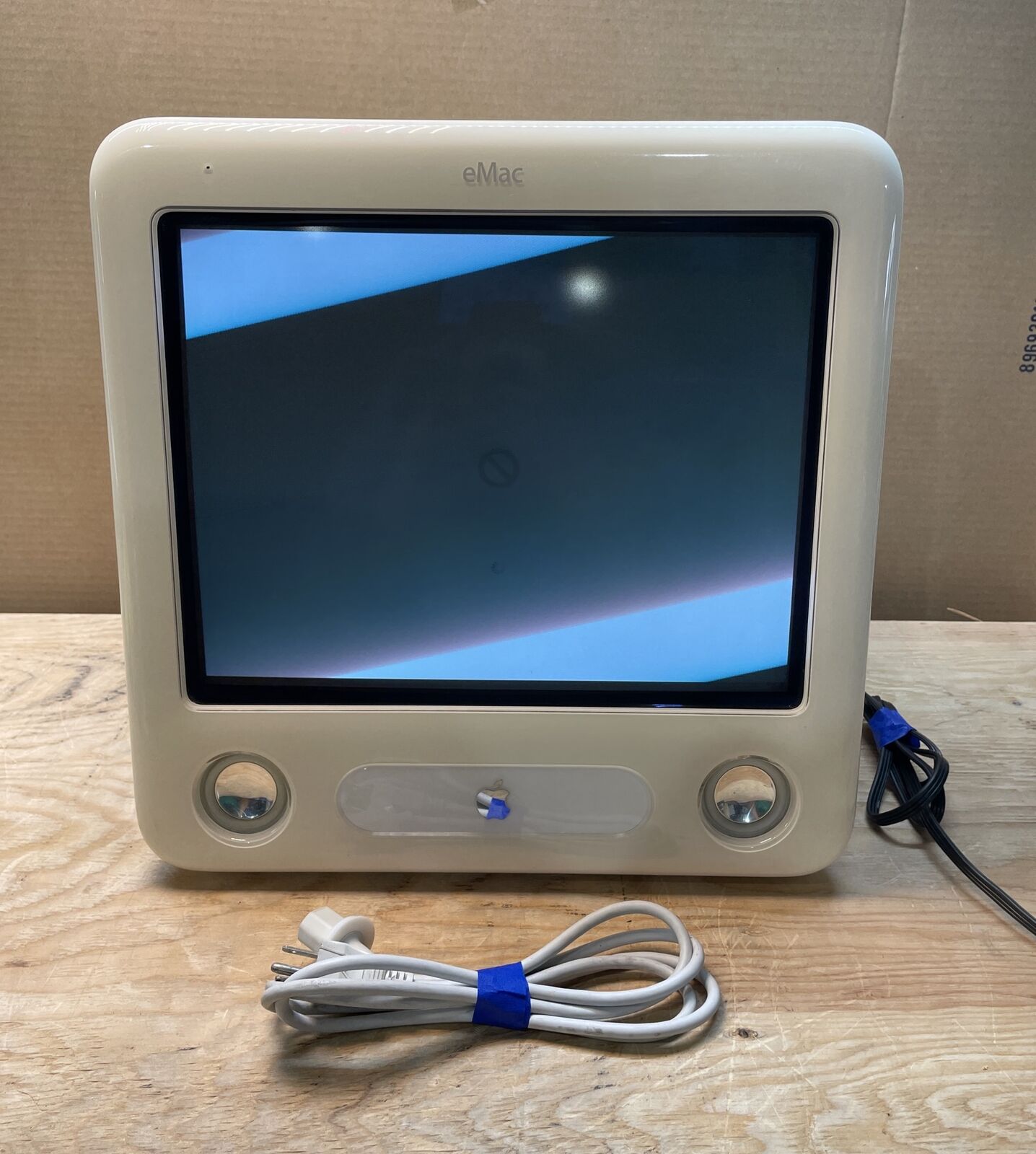 Vintage Apple eMac A1002 All in One Power PC 2004 Computer *READ*