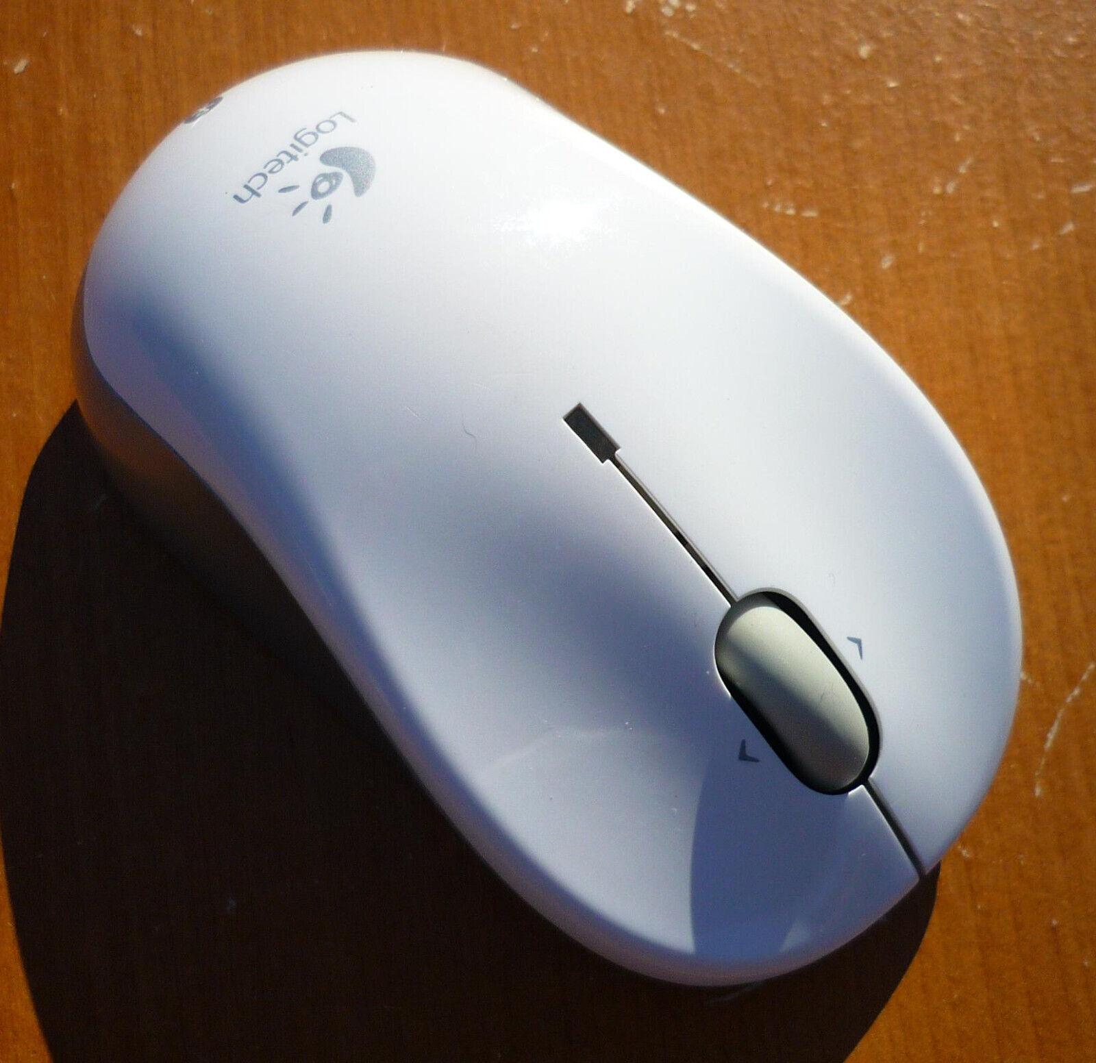 Logitech V470 Wireless Bluetooth Cordless Laser Notebook Mouse White M-RCQ142