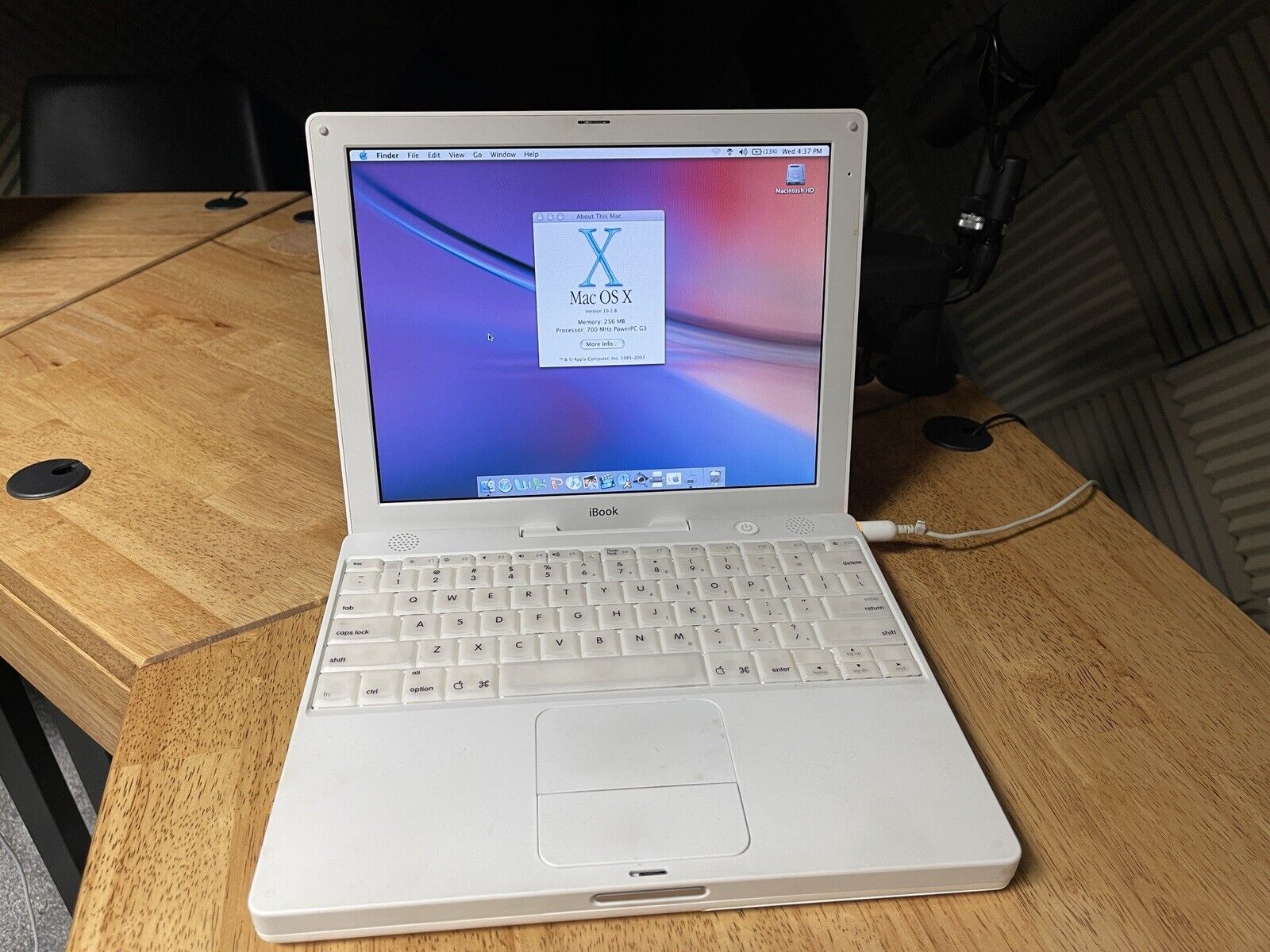Vintage Apple iBook 700 MHz PowerPC G3 256MB RAM 20GB with Ethernet Airport USB