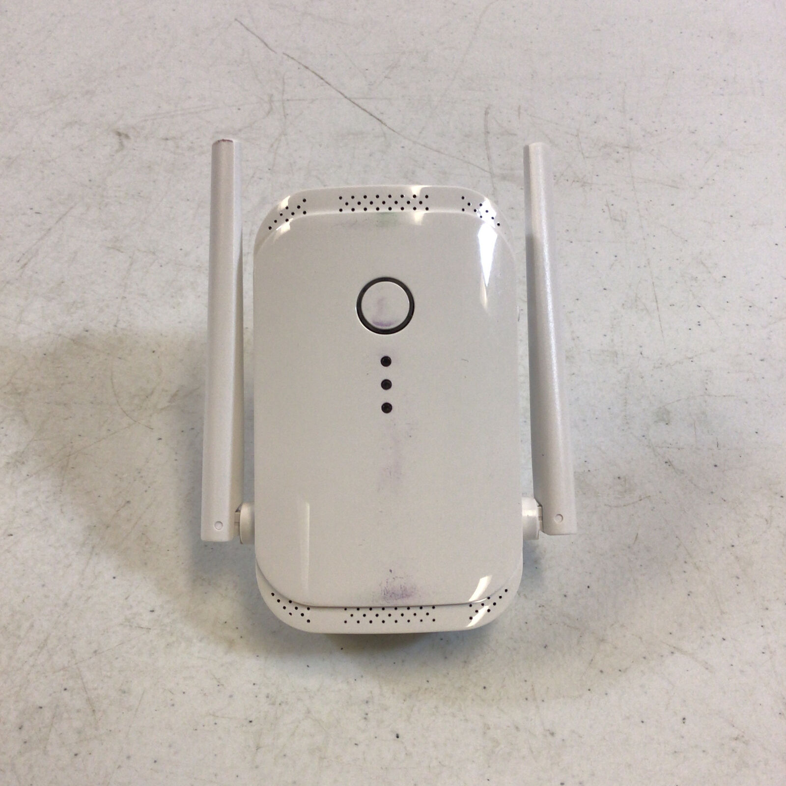 Macard N300 White High Speed Wireless WiFi Signal Range Booster Extender Used