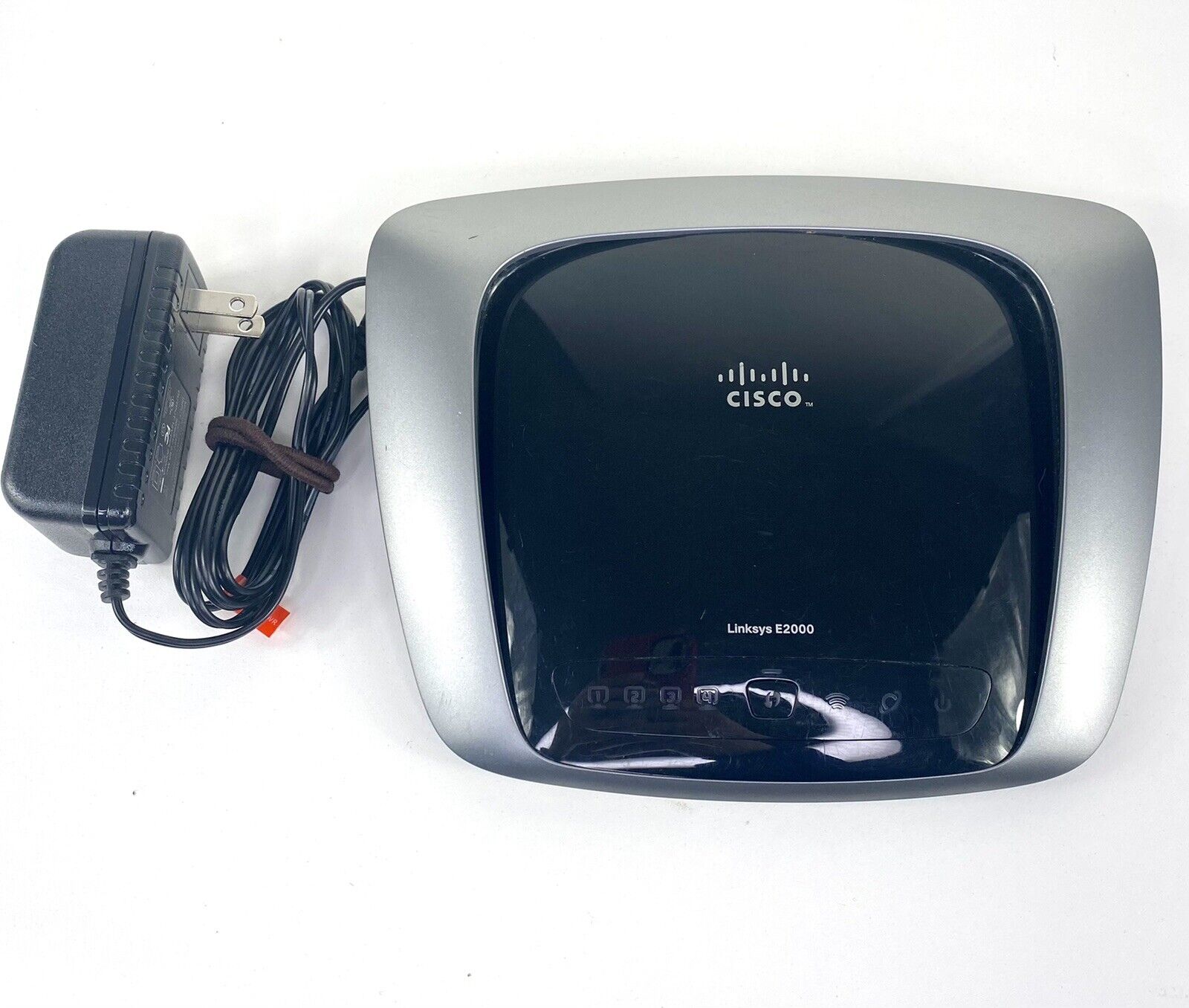 Cisco Linksys E2000 4-Port Wireless Dual-Band Internet Router 