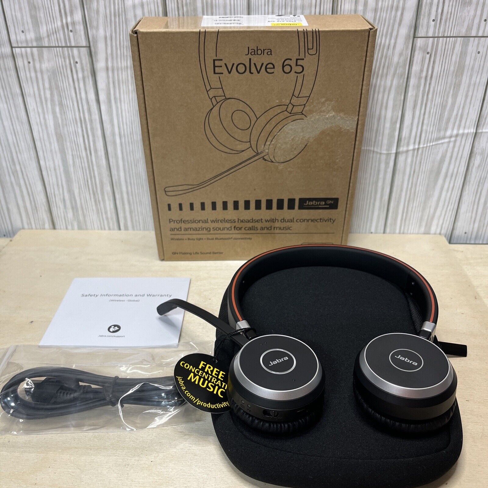 Jabra Evolve 65 SE UC Stereo Headset 6599-839-409 Black New Open Box