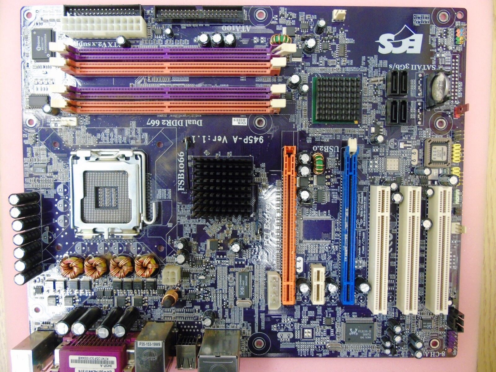 ECS Intel Socket 775  ATX Desktop Motherboard 945P-A Ver: 1.1 FSB1066 (Dead)
