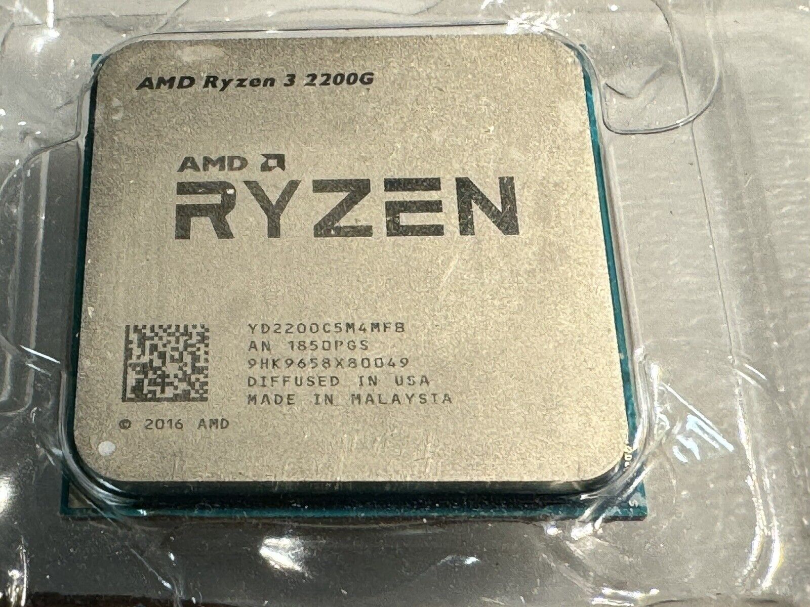 READ DESC — AMD Ryzen 3 2200G 3.5GHz/3.7GHz Boost AM4 CPU (YD2200C5M4MFB)