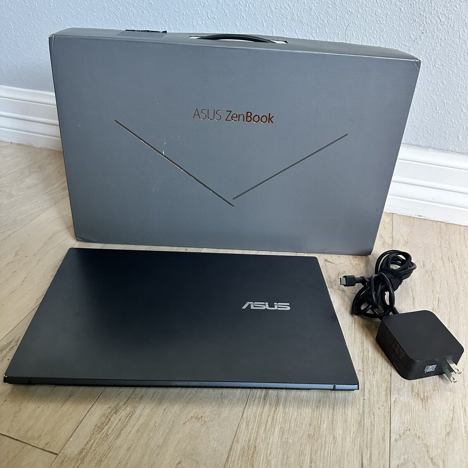 ASUS ZenBook UM425I Ultra Slim Laptop PC 14