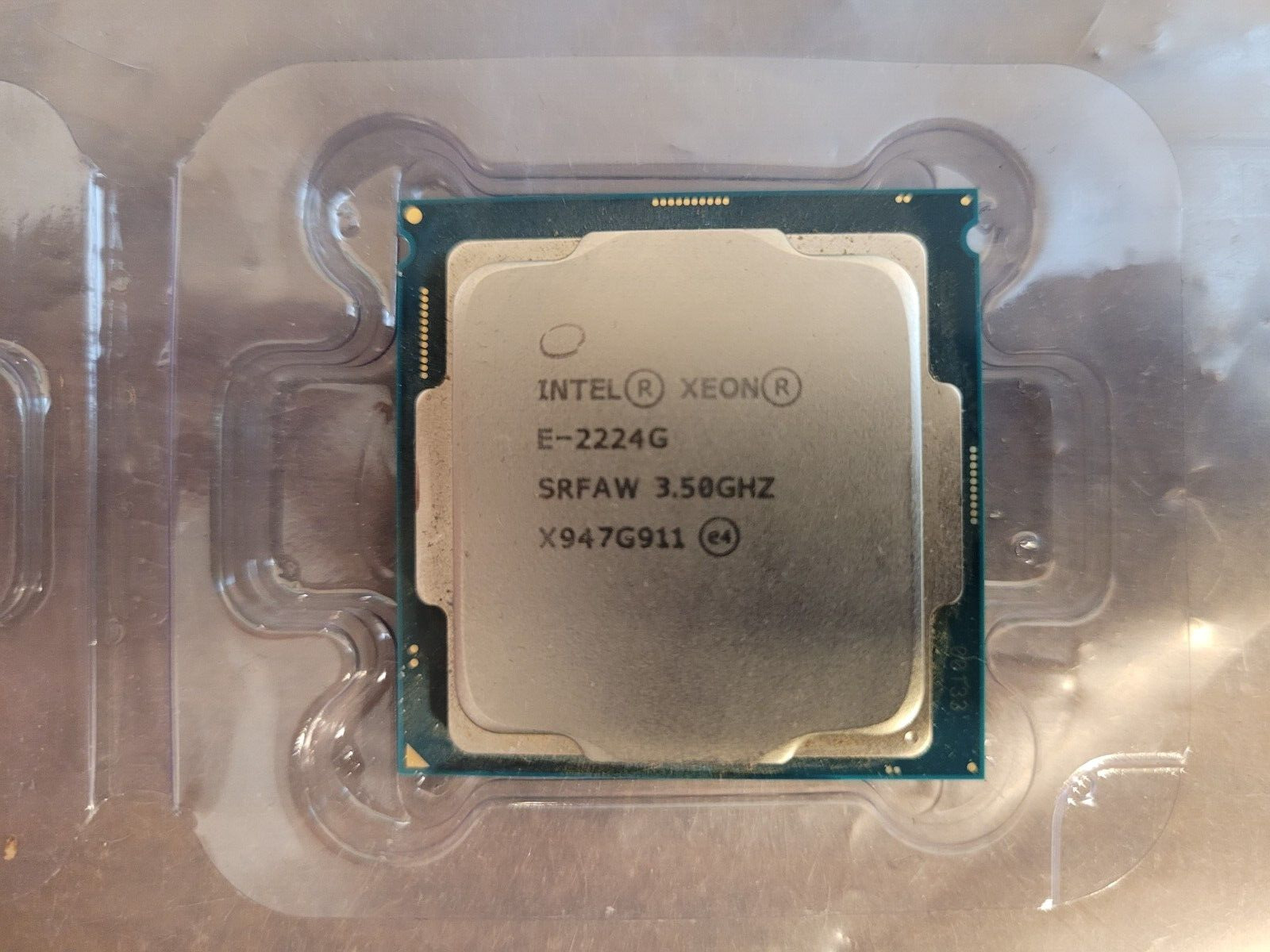 Intel Xeon E-2224G 3.5Ghz 4C/4T 8MB 71W 8GT/s LGA1151 Processor CPU SRFAW