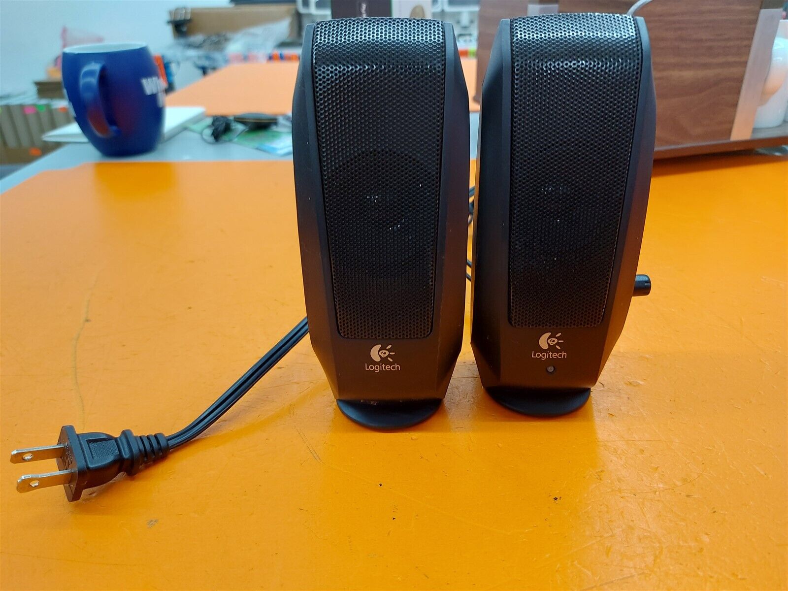 ⭐️⭐️⭐️⭐️⭐️ Logitech S-120 Black (S-00026) Powered Desktop Speaker Set