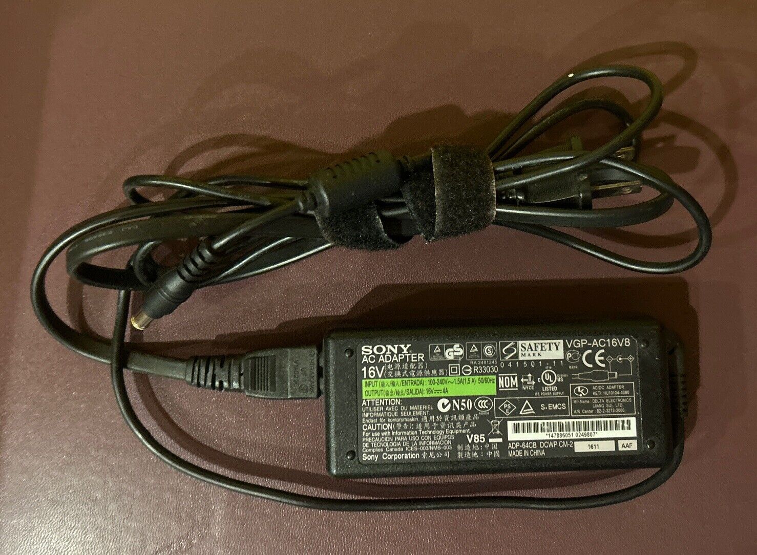 Genuine Sony  Power Adapter Charger VGP-AC16V8