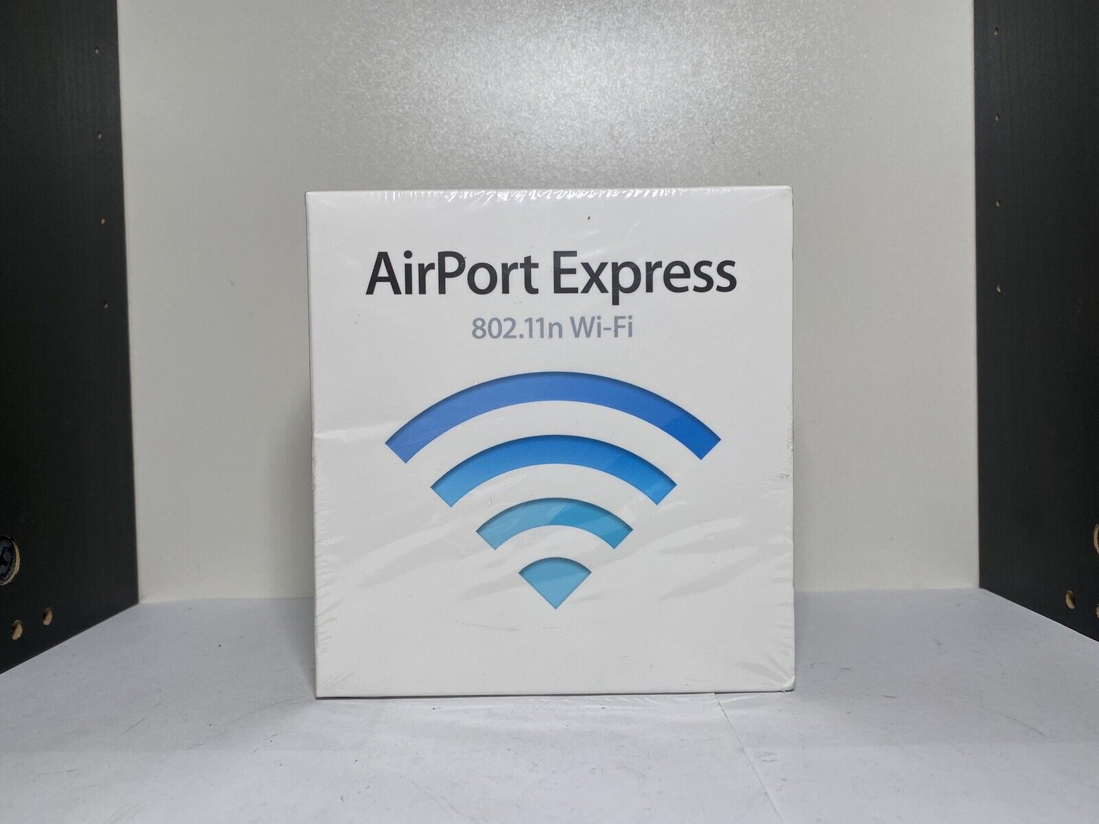 Apple AirPort Express Base Station 1st gen A1264 802.11n WiFi Router New In Box