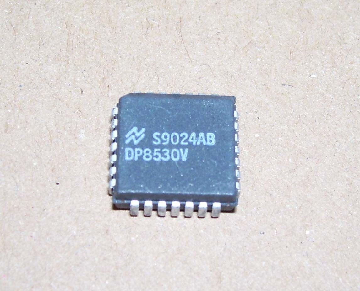 NEW Atari TT 030 computer C398080-001 DP8530 28 pin PLCC IC chip ECL clock Gen