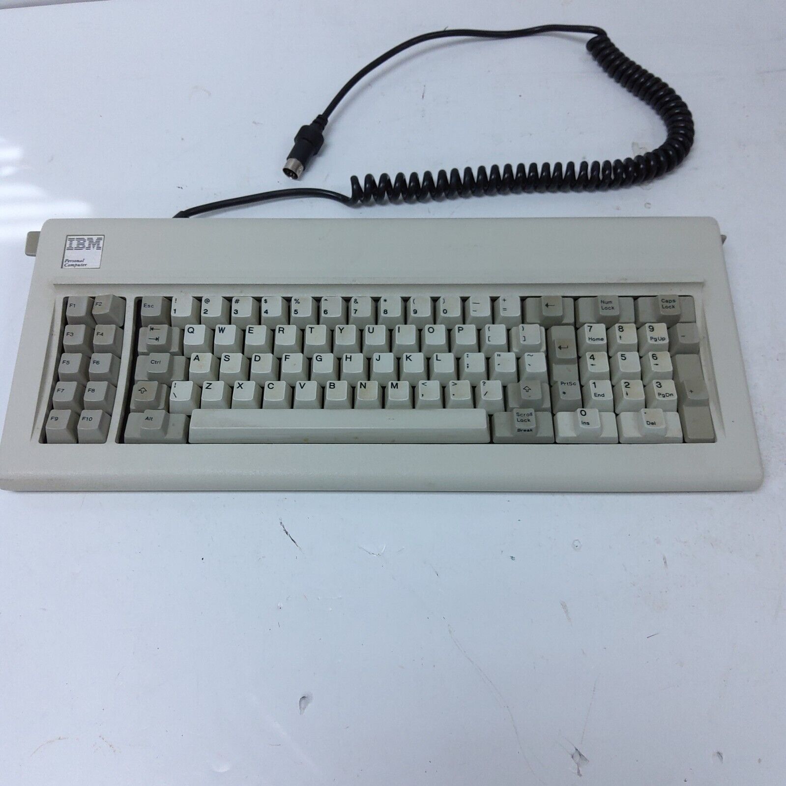 Vintage IBM Personal Computer Keyboard Clicky Keys Metal Excellent condition