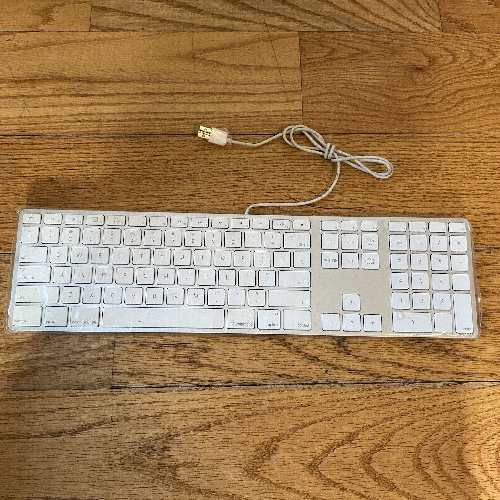 Apple A1243 USB Port x2 Wired Keyboard Numeric Keypad New Still In Wrapper