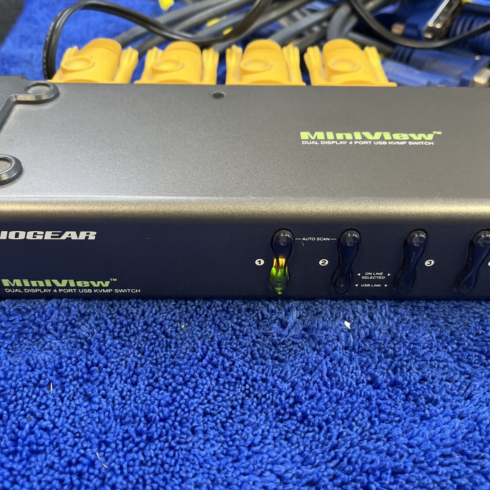 IOGear GCS1744 4-Port USB VGA Dual-View External KVM Switch Unit w/ PS & Cables
