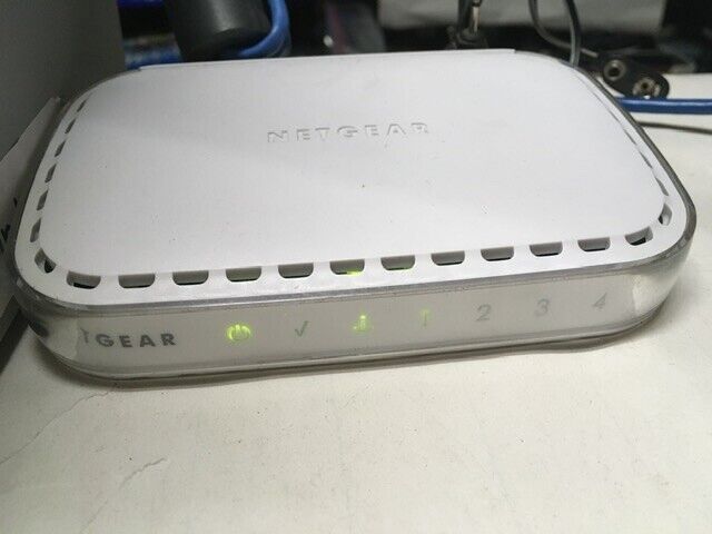 NETGEAR RP614 v4 10/100 Mbps Cable/DSL Web Safe Router tested & working w/cable