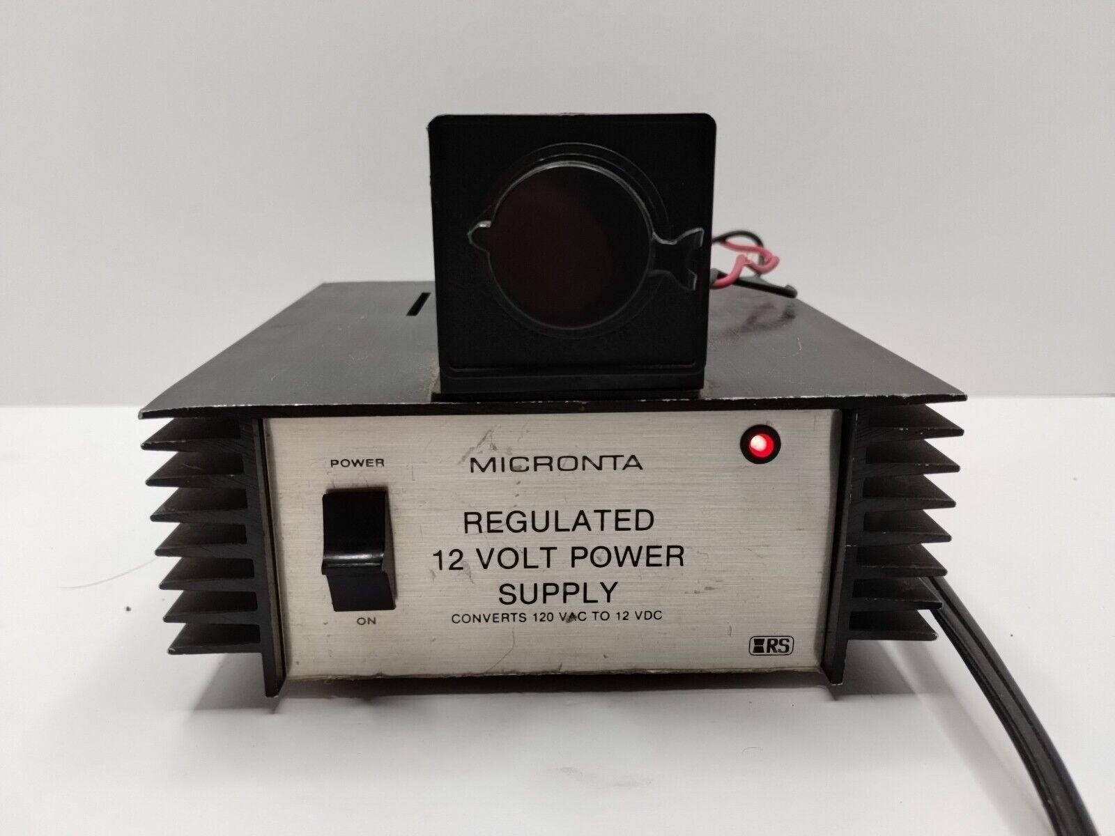 Micronta Radio Shack Regulated 12V Power Supply 120 VAC, 60Hz 22-120A