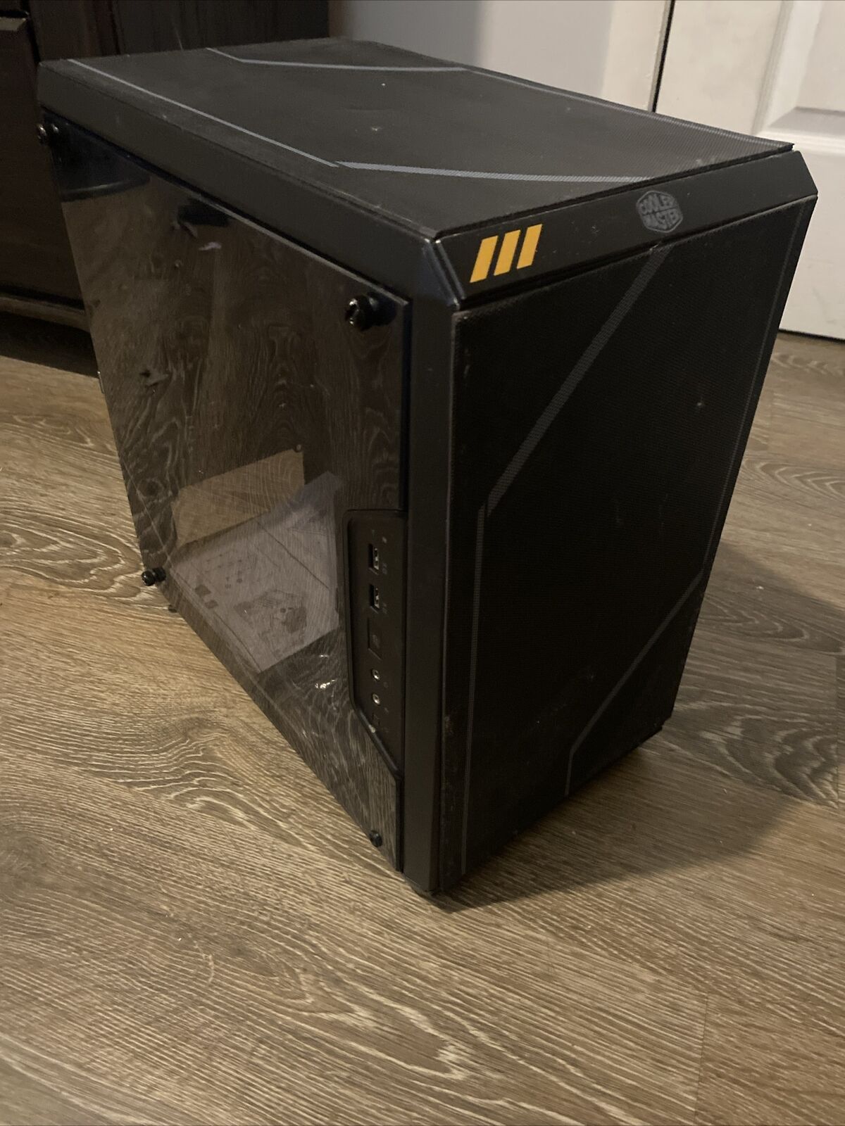 MasterBox Q300L mATX PC Case w/ Magnetic Dust Filter.        (READ DESCRIPTION)