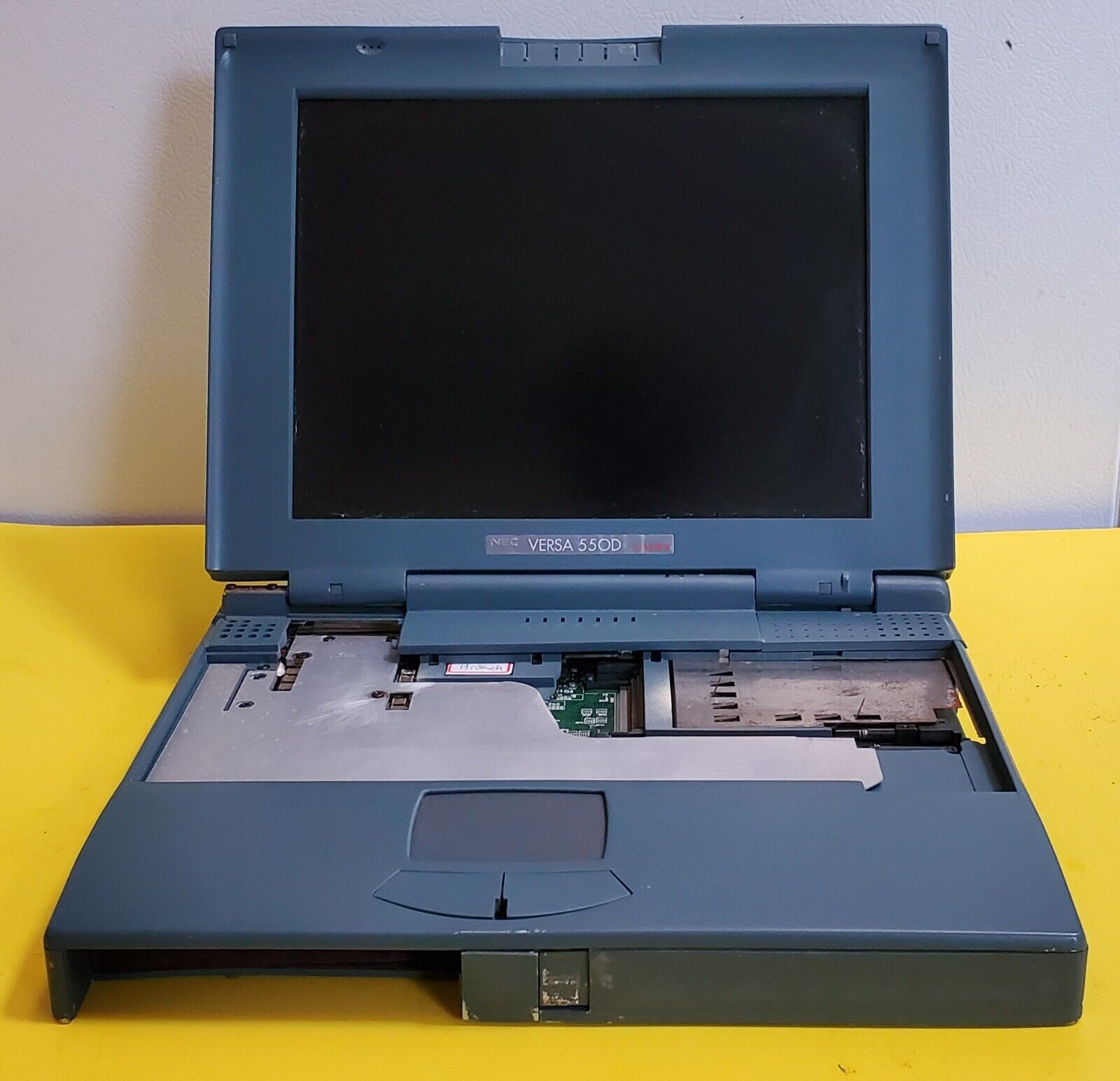 VINTAGE NEC Versa 550D Laptop Computer  - AS IS For Parts