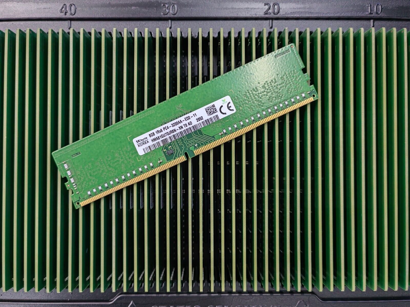 SK hynix 8GB DDR4 3200MHz ECC RAM 1Rx8 PC4-3200A-ED2-11 HMA81GU7DJR8N-XN UDIMM