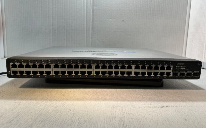 Cisco Linksys SRW2048 48-port  Gigabit Ethernet Managed Switch  no brackets