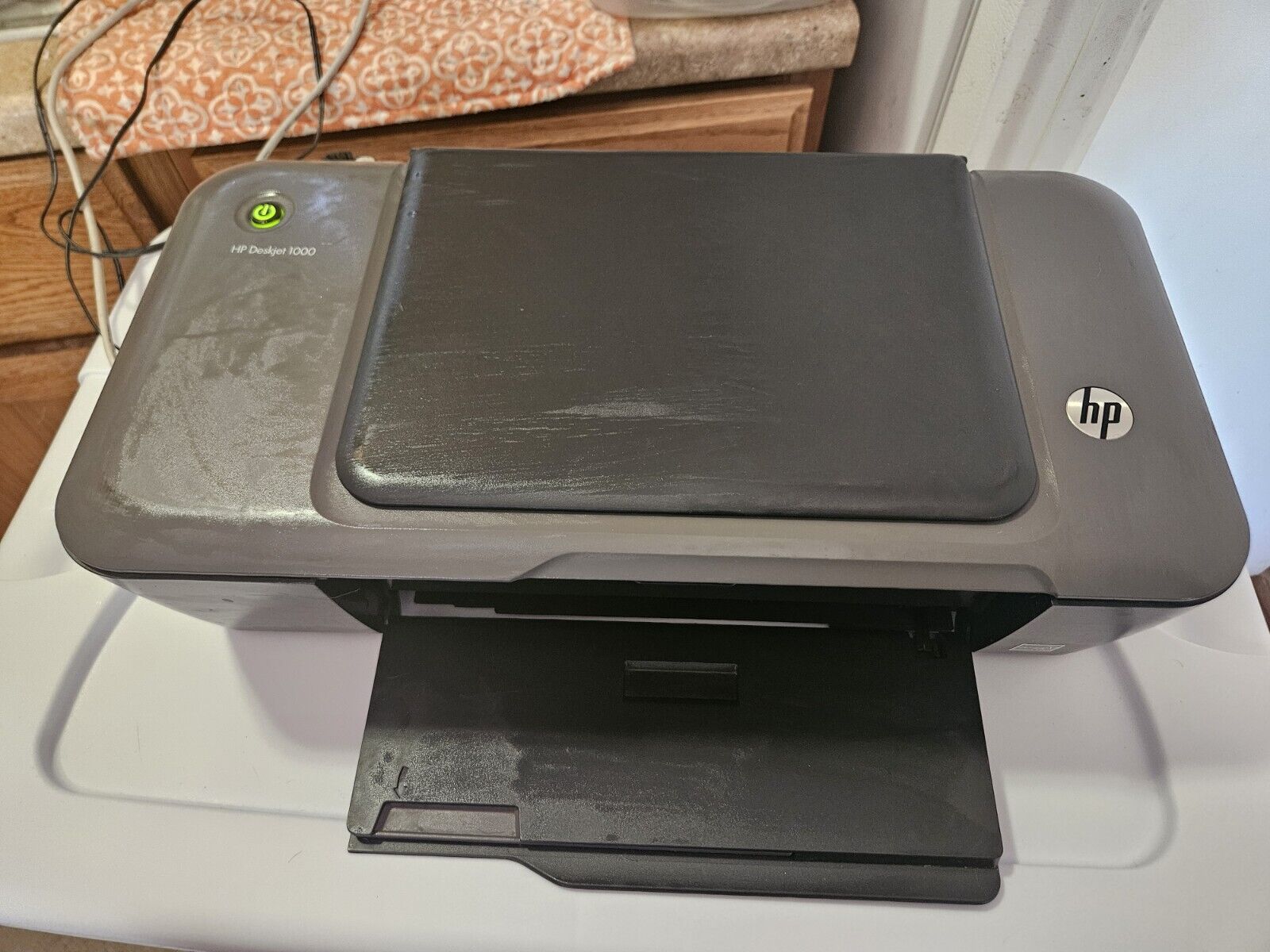 HP Deskjet 1000 J110a Standard Inkjet Printer W/ Power Cord