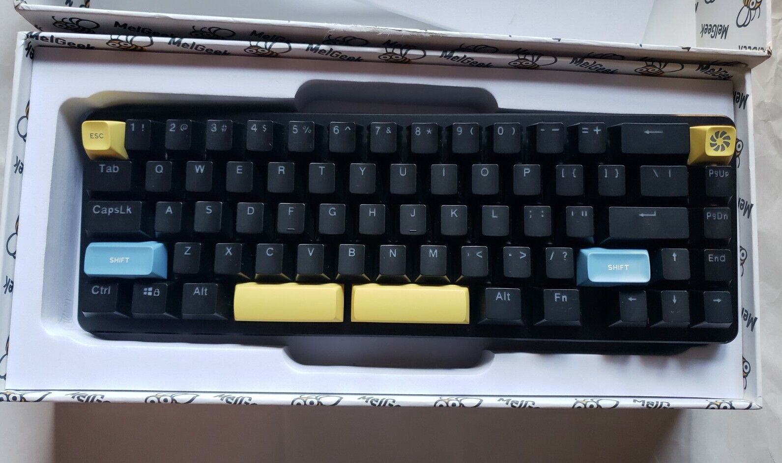 Custom keyboard Melgeek Z70 Ultra w/ Brown Switches & Drop Black on White Keycap