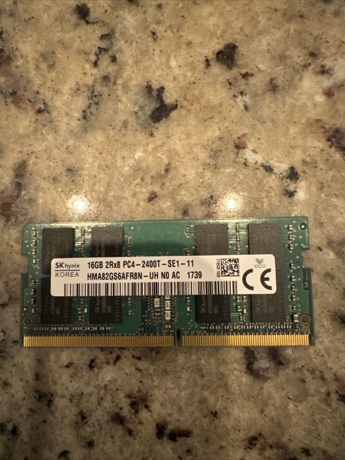 1x 16GB DDR4 / PC4 SODIMM Laptop Memory / RAM - SK Hynix HMA82GS6AFR8N-UH
