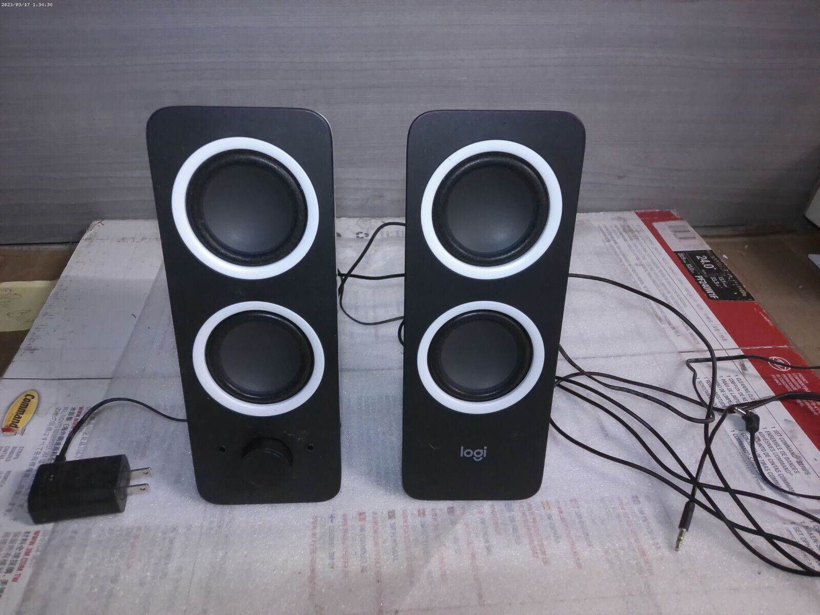 Logitech Z200 Stereo Desktop Speakers / Laptop Speakers with Dual 3.5mm Input
